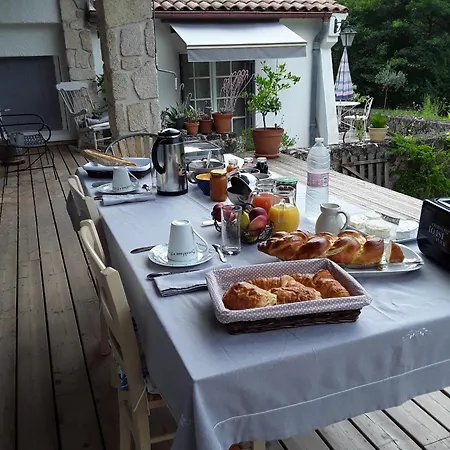 Les Deux Ruisseaux Bed & Breakfast 3*