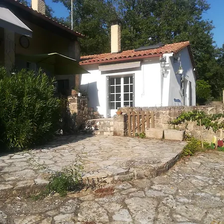 Les Deux Ruisseaux Bed & Breakfast